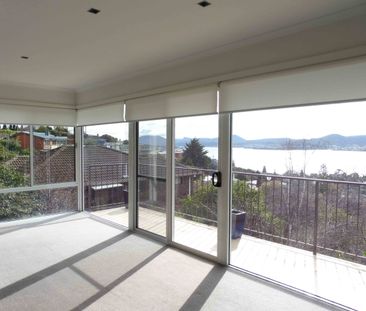 Private & Peaceful Townhouse - Photo 3