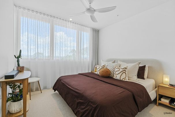 Coastal Luxury One-Bedroom Furnished Apartment � Steps To Beach! - Photo 1