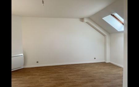 Location Maison 2 pièces 49 m² Pouligny-Notre-Dame - Photo 2