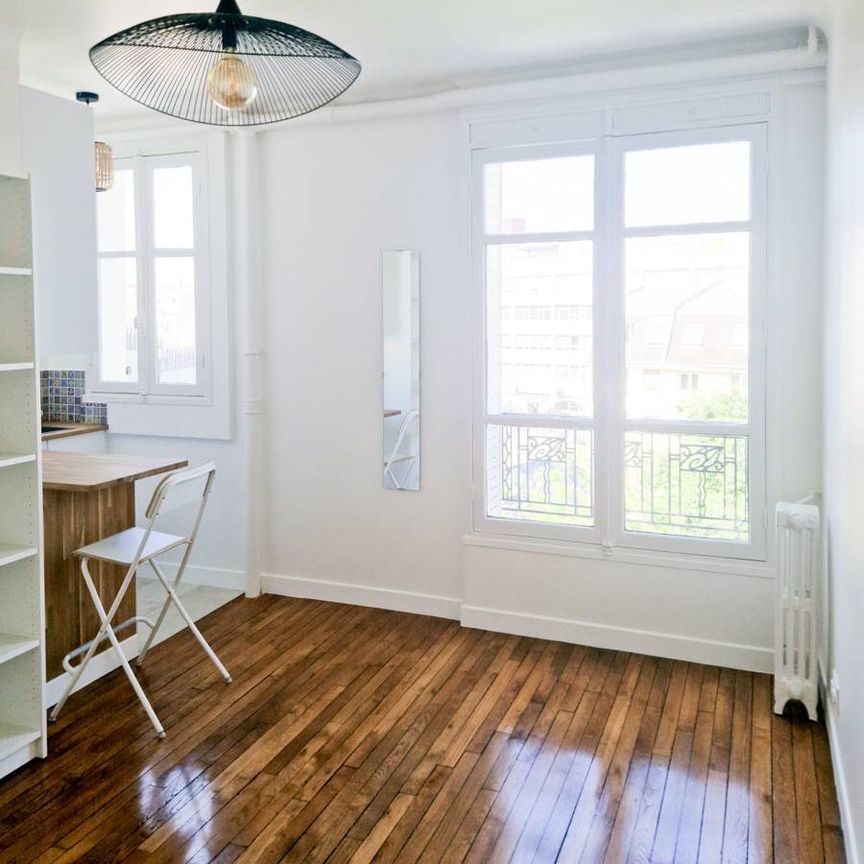 Logement à Paris, Location meublée - Studio T1 - Menilmontant, Belleville - Père Lachaise (PA-4851) - Photo 1