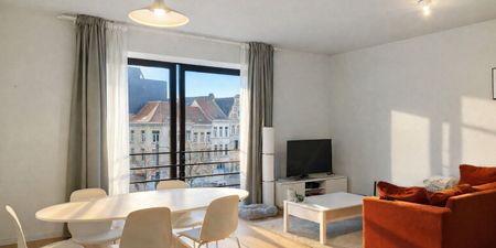 Appartement te huur in Antwerpen voor € 890 met 1 slaapkamer - Photo 2