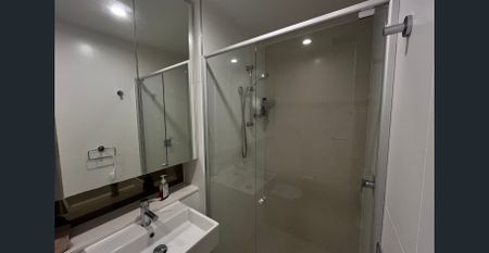 Rosebery | Modern 2-Bedroom Apartment in Prime Location - Photo 4