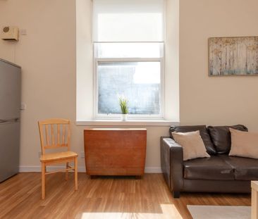 1 Bed Flat, Trinity Lane, AB11 - Photo 3