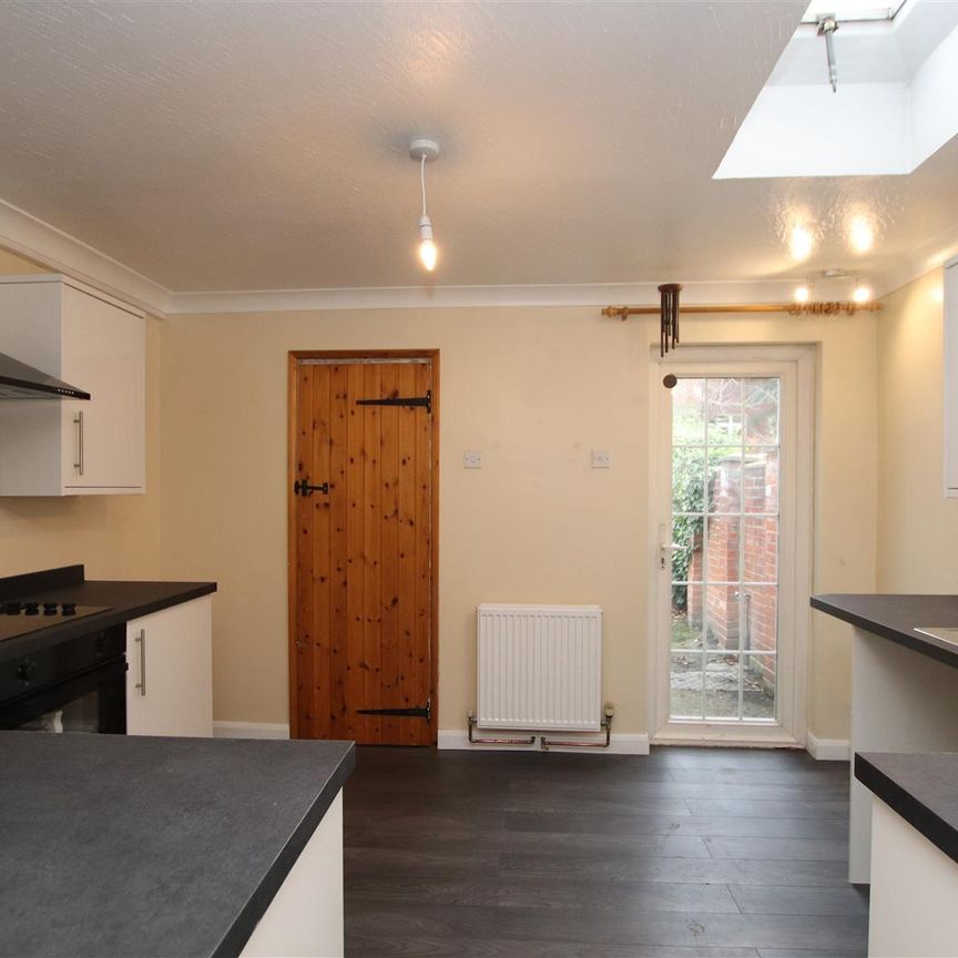 2 bedroom Terraced House to let - Photo 1