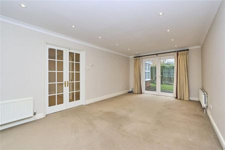 4 bedroom detached house to rent - Photo 2