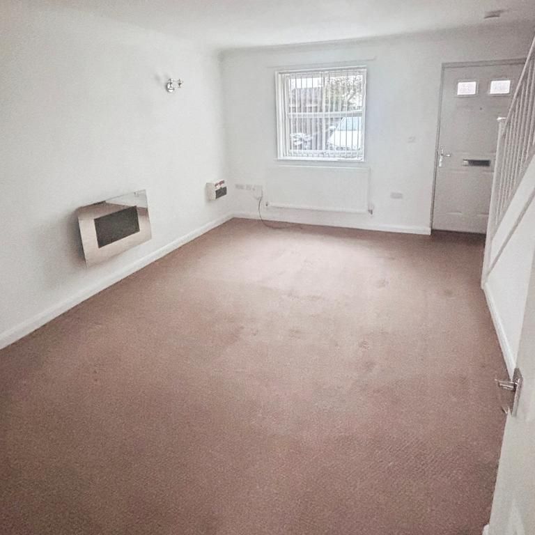 3 bedroom townhouse to rent - Photo 1