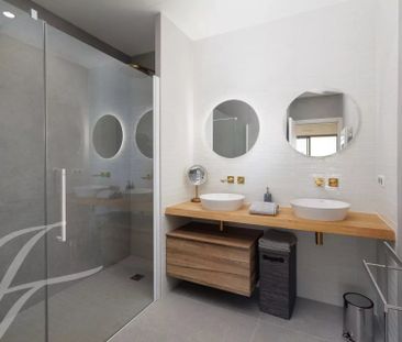 Maison à louer Tourrettes Sur Loup, Cote d'Azur, France7 000 EUR / ... - Photo 2