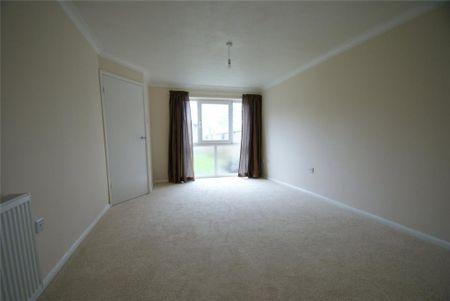 3 bedroom end of terrace house to rent - Photo 2