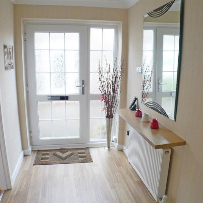 2 bedroom bungalow to rent - Photo 1