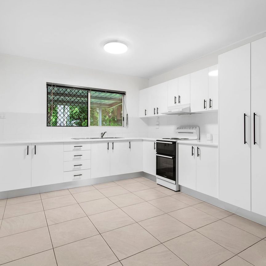 6 Torrance Avenue, Edge Hill. - Photo 1