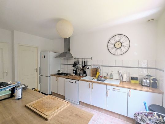 Maison avec jardin, - Photo 1