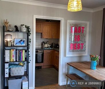 2 bedroom flat to rent - Photo 5