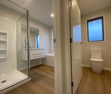 Stylish Living - Photo 3