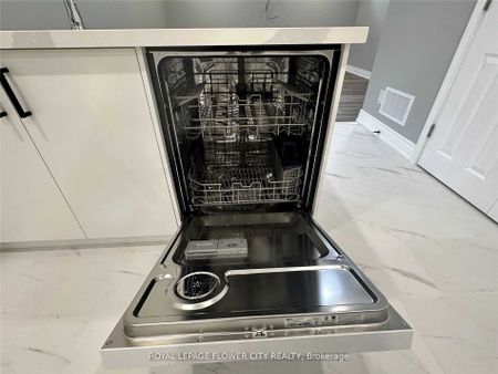 For Lease - 41 Paisley Green Avenue, Caledon, Ontario - Photo 5