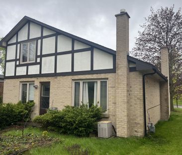 For Lease - 101 Castlegrove Boulevard, London North, Ontario - Photo 2