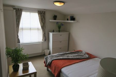 3 Bed Flat, Shenley Road, SE5 - Photo 3
