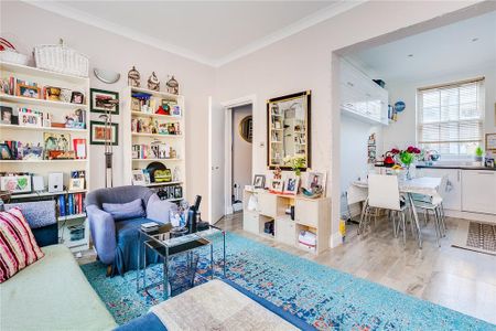 2 bedroom flat to rent - Photo 2