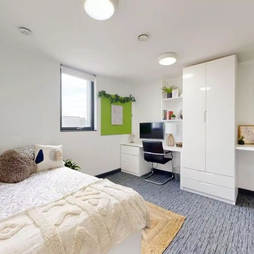 Standard En-suite - Photo 1