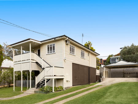 46 Palm Avenue, Holland Park West, QLD - Photo 2