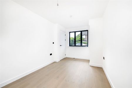 Norman Way, North Acton, W3, London - Photo 2