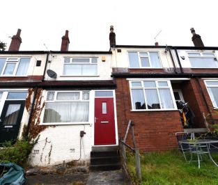 2 bedroom House in Manor Avenue, Leeds - Photo 4