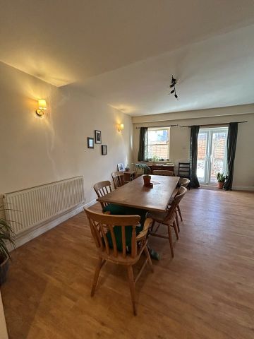 Room in a Shared House, The Mont, BS6 - Photo 3