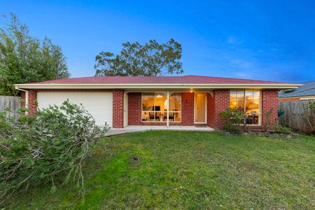 35 Grevillea Place, Pakenham VIC 3810 - House For Rent | Domain - Photo 2
