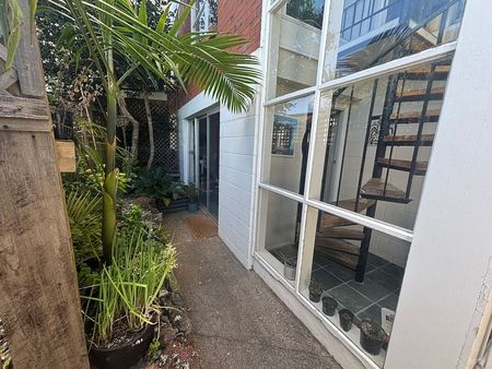Charming 1-Bedroom Flat in Auckland's Inner Suburb - Photo 5