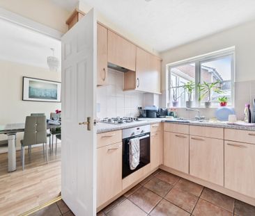 3 bedroom end of terrace house to rent - Photo 6