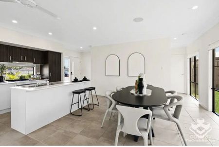 MODERN BETHANIA LIVING - Photo 5