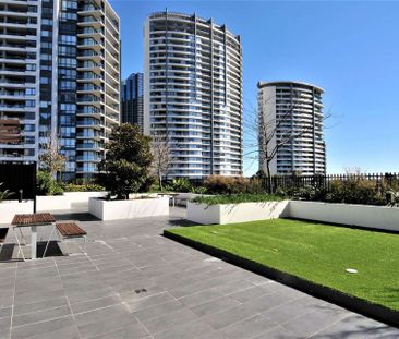 ** Deposit Taken, $1100/Wk ** - Photo 3