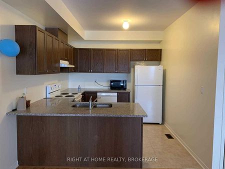 For Lease - 71 Ness Drive, Richmond Hill, Ontario - Photo 5