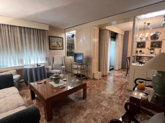Piso en alquiler en Calle del Escultor Antonio Martínez Olalla - Photo 1
