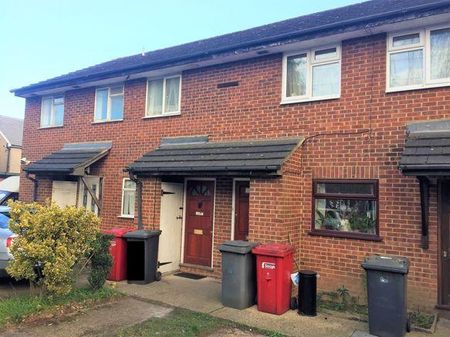 2 bedroom maisonette to rent - Photo 5
