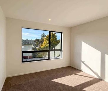 Brand New 4 bedrooms house in Pakuranga Height - Photo 5