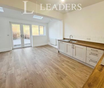 3 bedroom terraced house to rent - Photo 6