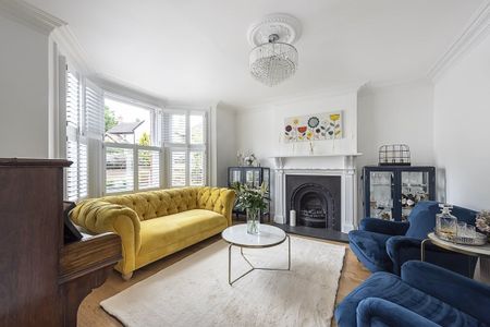 5 bedroom semi-detached house to rent - Photo 2