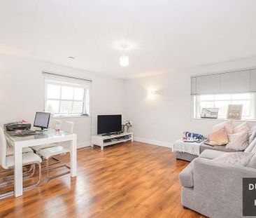 Hemnall Street, Epping - Photo 1