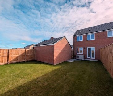 3 bedroom semi-detached house to rent - Photo 5