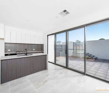 Three Bedroom Townhouse - Photo 4