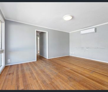 9 Myrtle St, Melton South, Vic 3338 - Photo 6