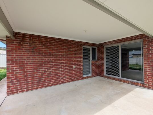 16 Murray Way, Wodonga VIC 3690 - House For Rent | Domain - Photo 1