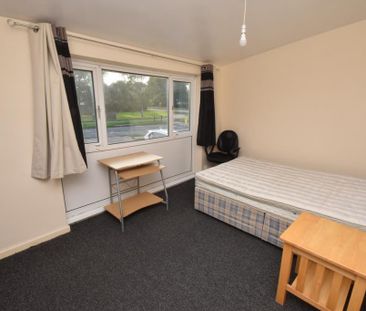 4 bedroom terraced house to rent - Photo 4