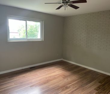 For Lease - 6 Wall Court Unit# Main, Barrie, Ontario - Photo 4