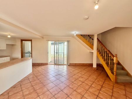 3/169 Brunker Road, Adamstown - Photo 3