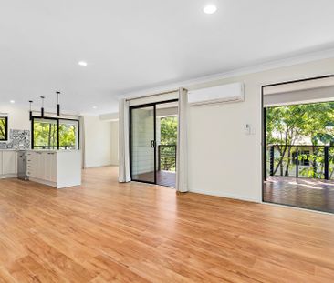 Beautifully Renovated Family Home In The Heart Of Carina. - Photo 3