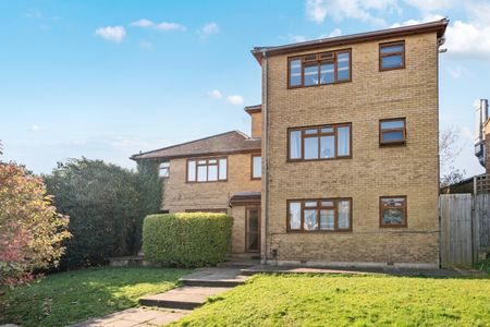 Flat to rent - Mayplace Road East, Bexleyheath, DA7 - Photo 2