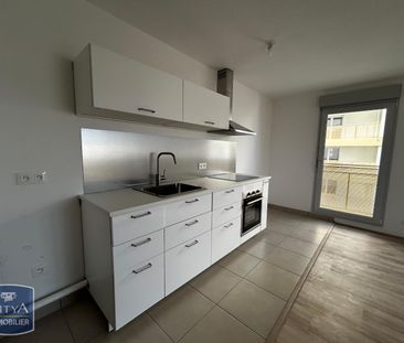 Location Appartement 4 pièces 80m² REIMS 51100 - Photo 2