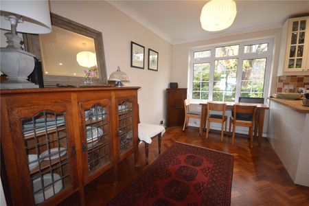 Manor House Court, West Street, Epsom, Surrey, KT18 7RN - Photo 3