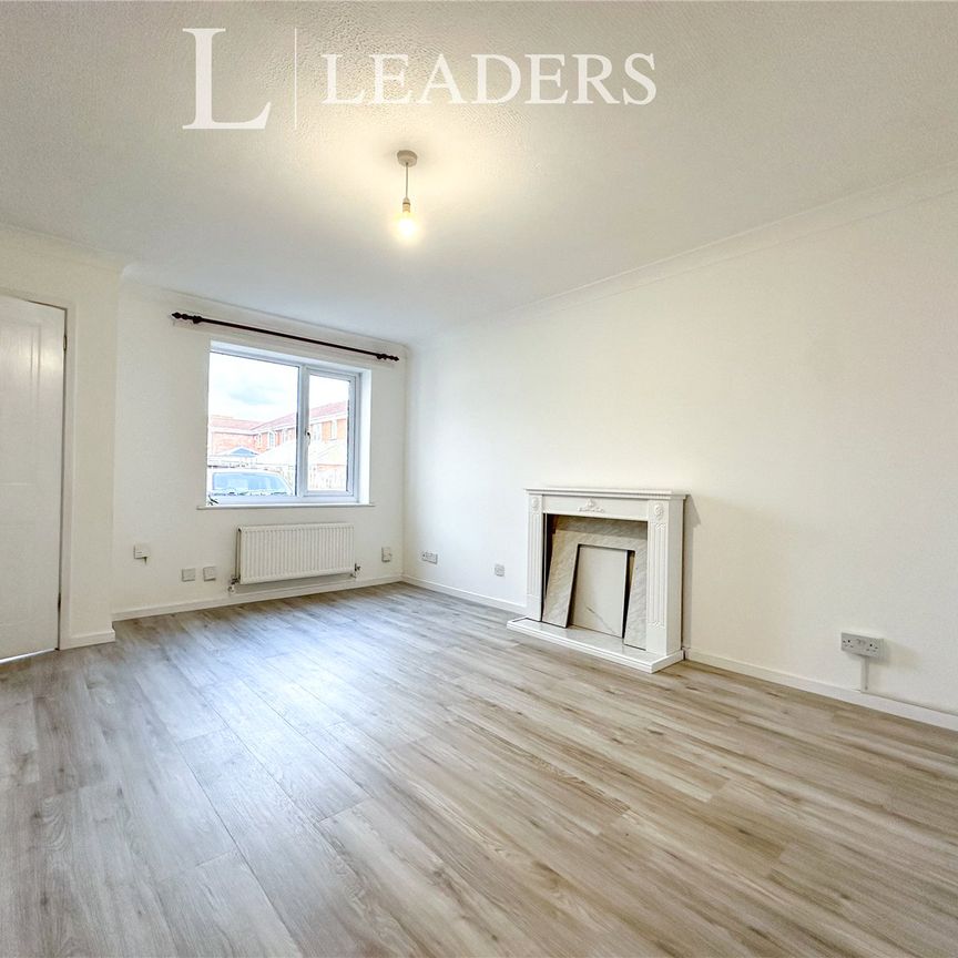 3 bedroom house to rent Hunter Close, Gosport, PO13 - Photo 1